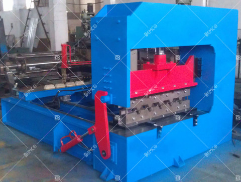 hydraulic-roof-panel-curving-machine