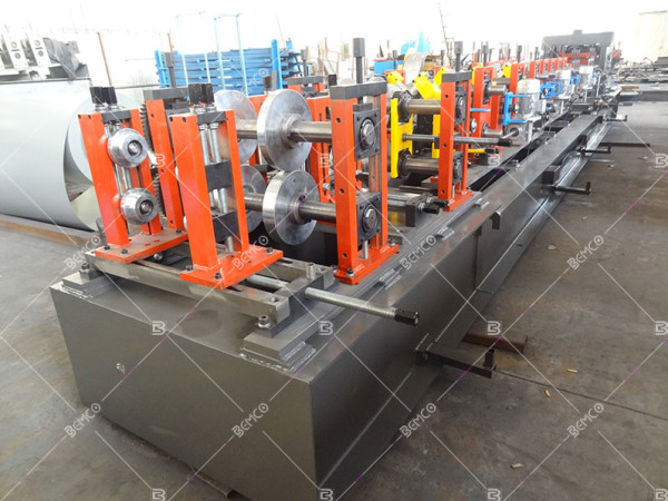 multifunctional-purlin-roll-forming-machine