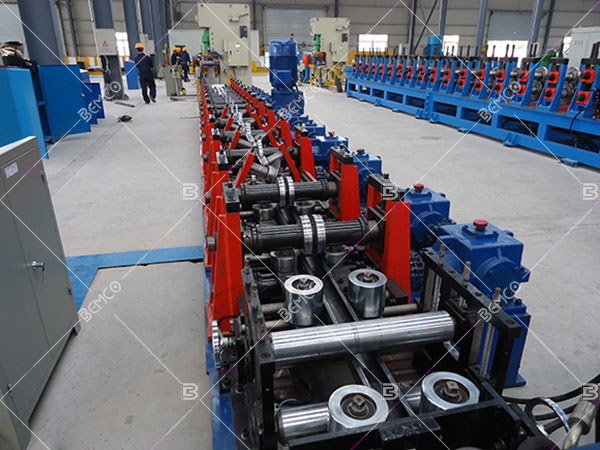 solar-panel-mounting-bracket-roll-forming-line